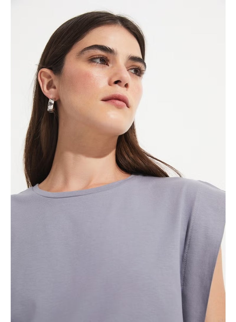 JUNE Basic Cotton Crew Neck Sleeveless T-Shirt - Image 3